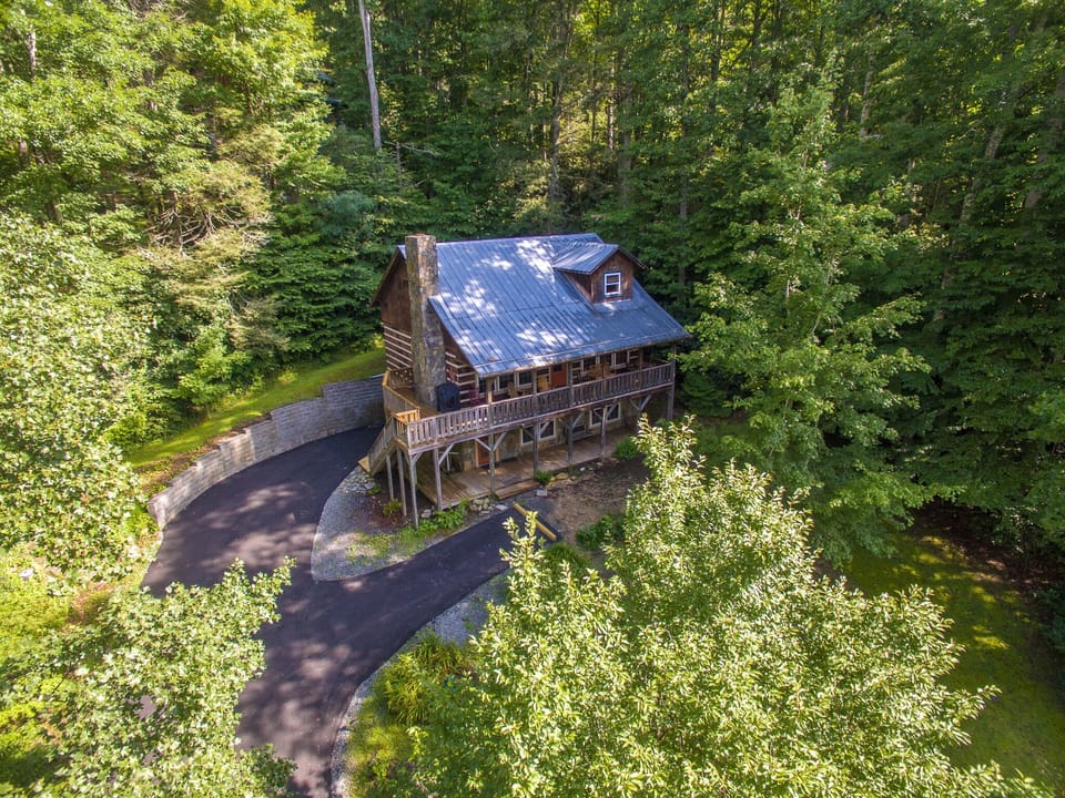 WELCOME to Red Lantern Lodge!