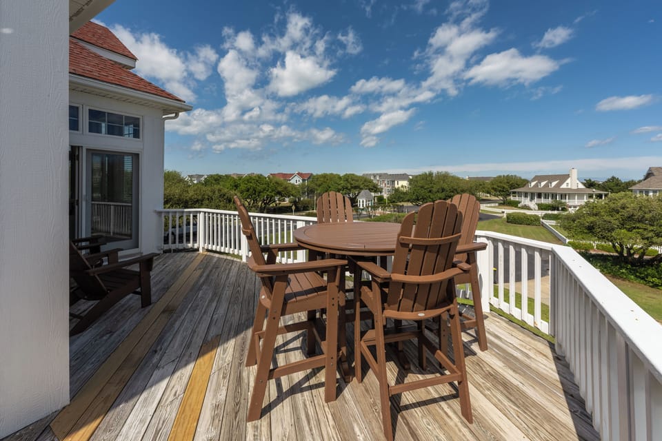 Sun Deck - Top Level