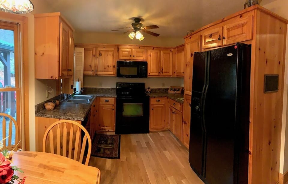 Fully Equipped Kitchen with new appliances for the perfect famil