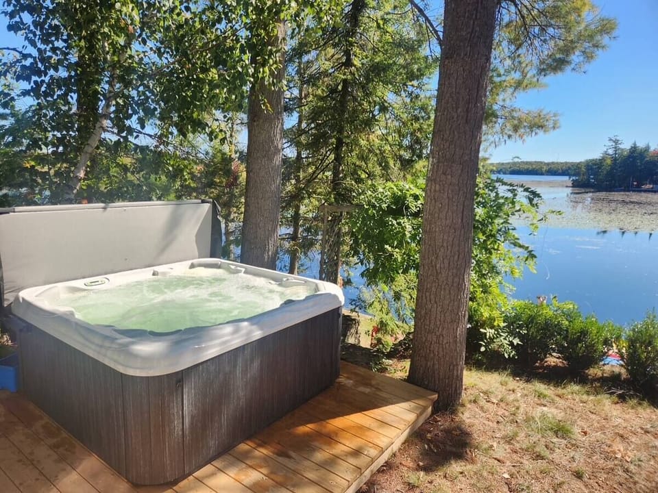 2025 Hot Tub