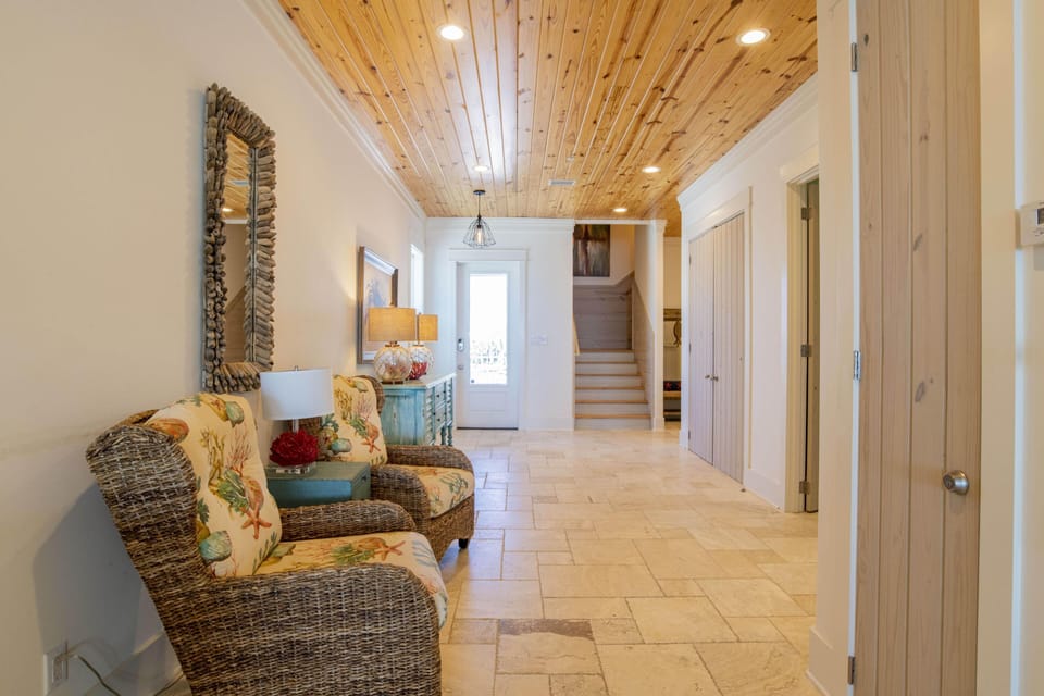 castle in the sand west entry foyer