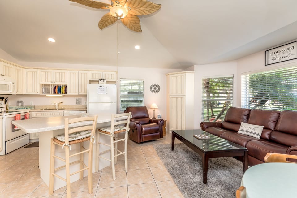 Kitchen, Living Room and Dining area. 
Very supplied with all your kitchen needs