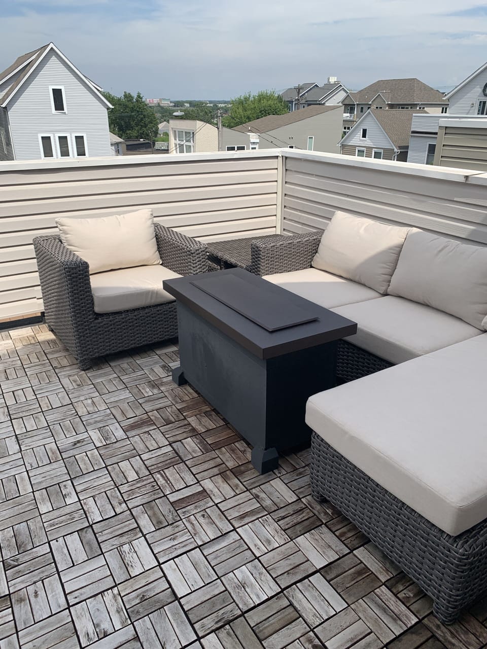 Rooftop Deck with City Views, Third Floor

note: furniture stored during winter