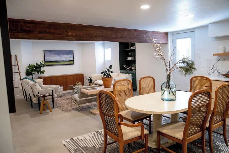 Kitchen/ Living Room 