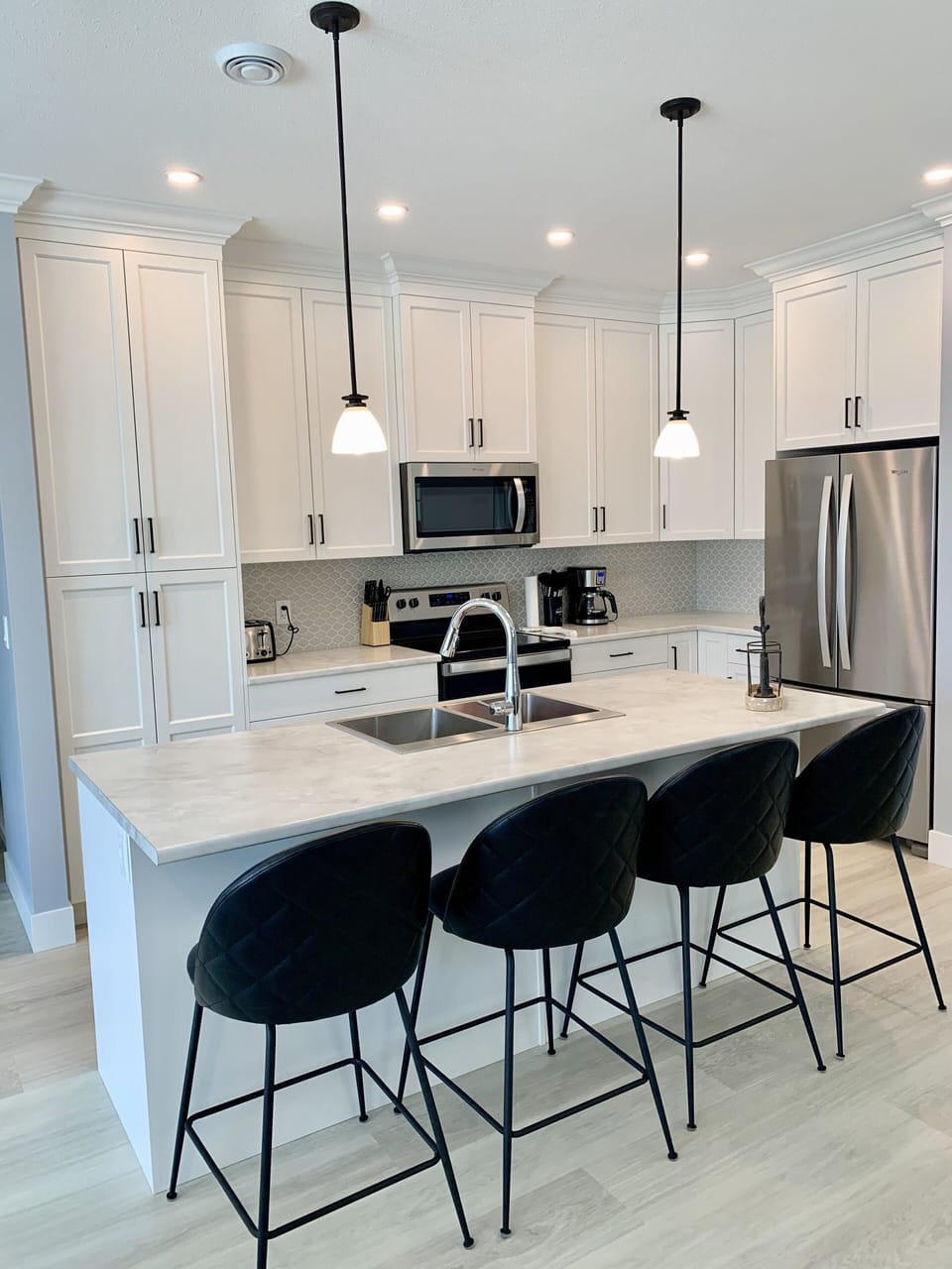 Fantastic brand new kitchen with bar seating for four 