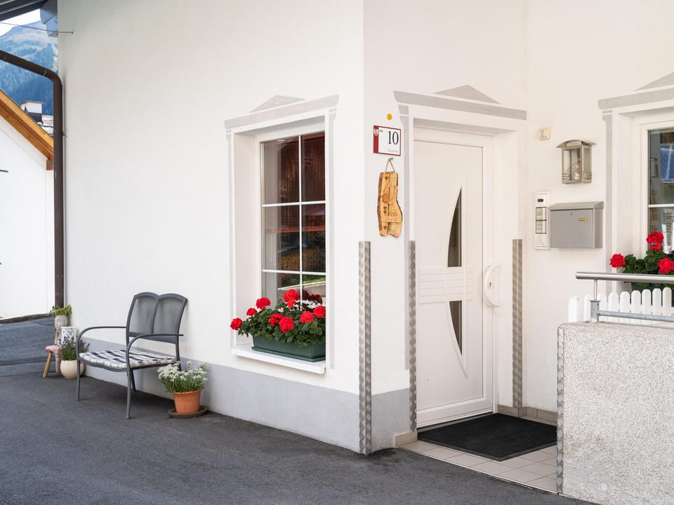 Entrance / Reception