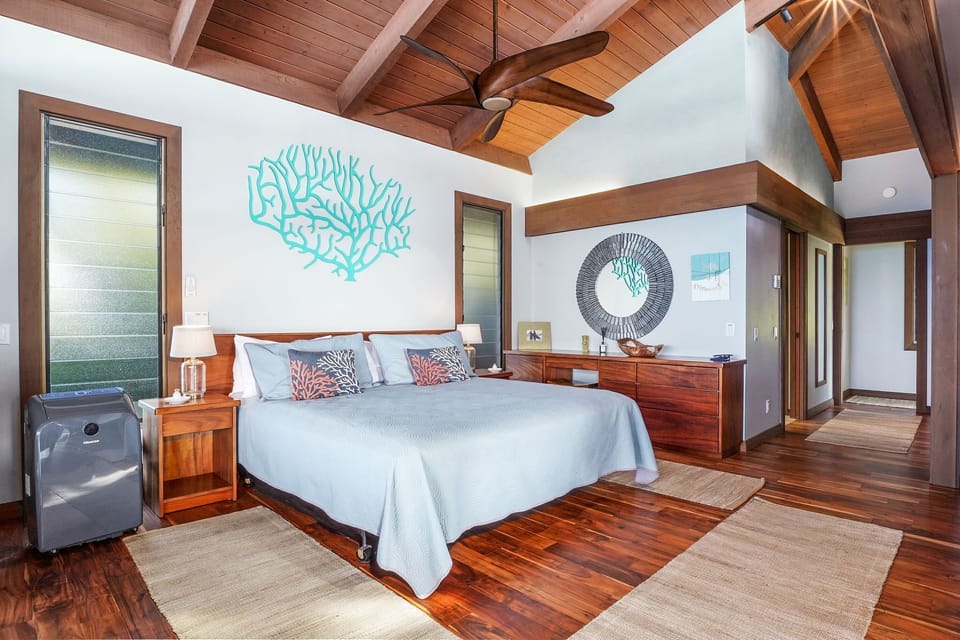 Primary bedroom with king bed and lots of space