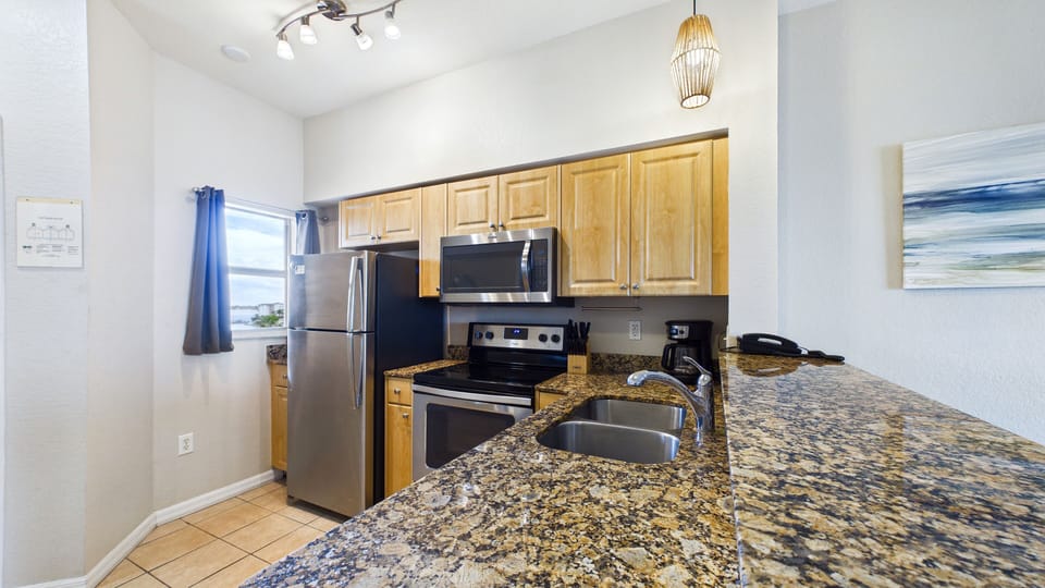 SurfBeach605Kitchen(3)