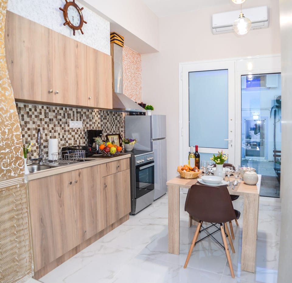 A modern studio with an air-condition in the centre of Agia Galini! 