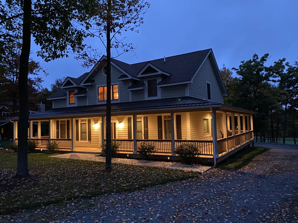Day or night, Mulligan Manor is the perfect rental for your stay!