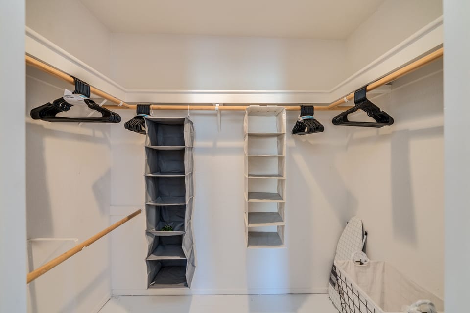 Master closet 
