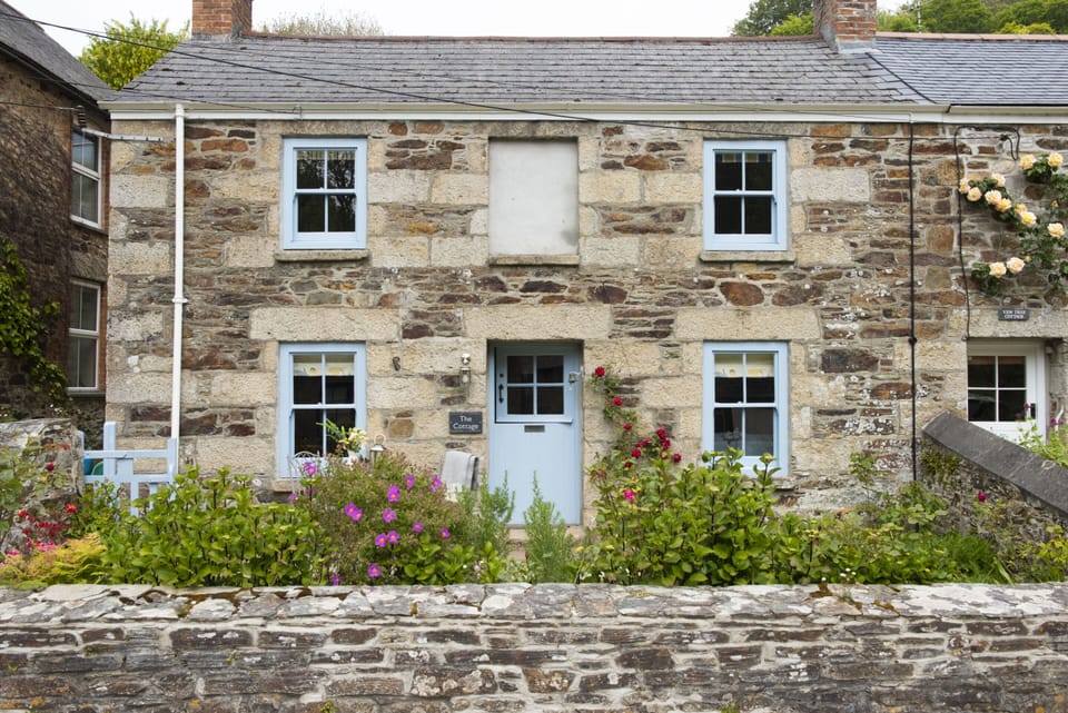 Front view of Navas nook