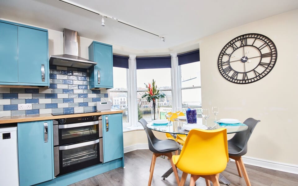 Kitchen & Dining area