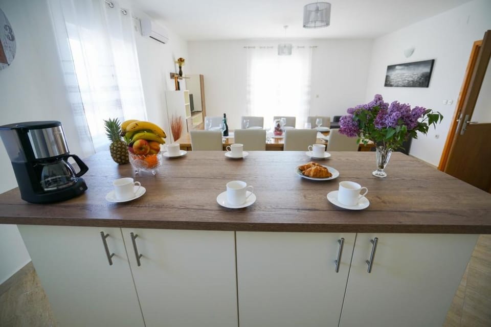 Kitchen and dining area