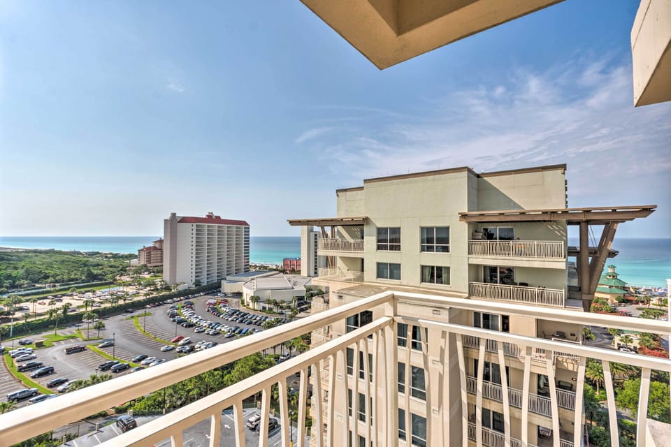 Balcony | Parking Lot (First-Come, First-Served, 2 Vehicle Max)