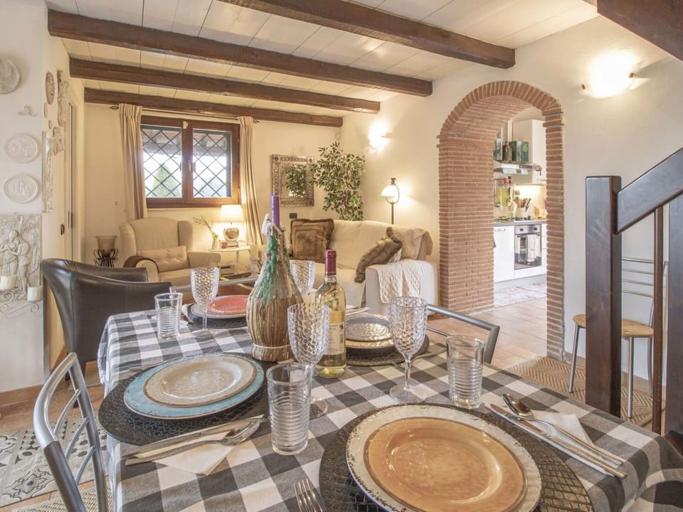 Table, Furniture, Picture Frame, Property, Tableware, Building, Chair, Wood, Dishware, Interior Design
