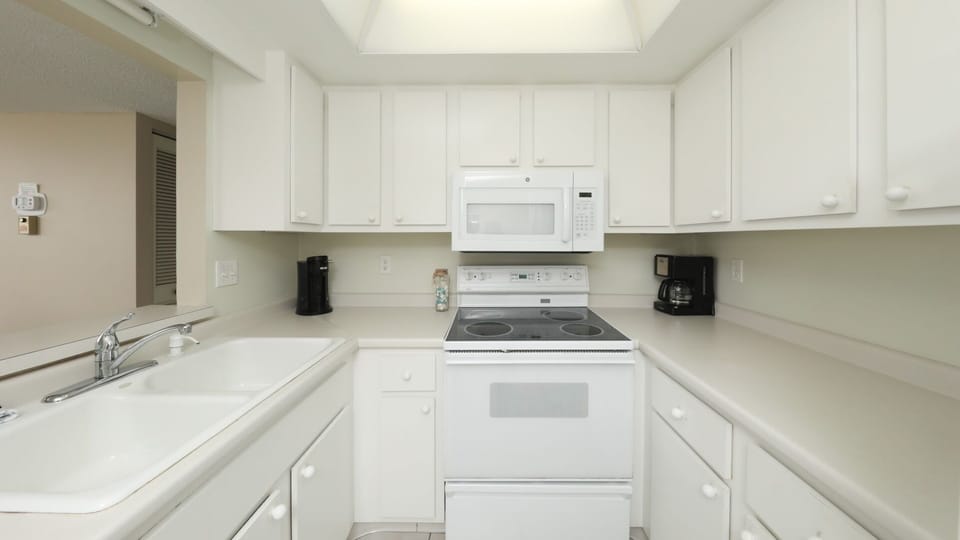 Kitchen (Angle)