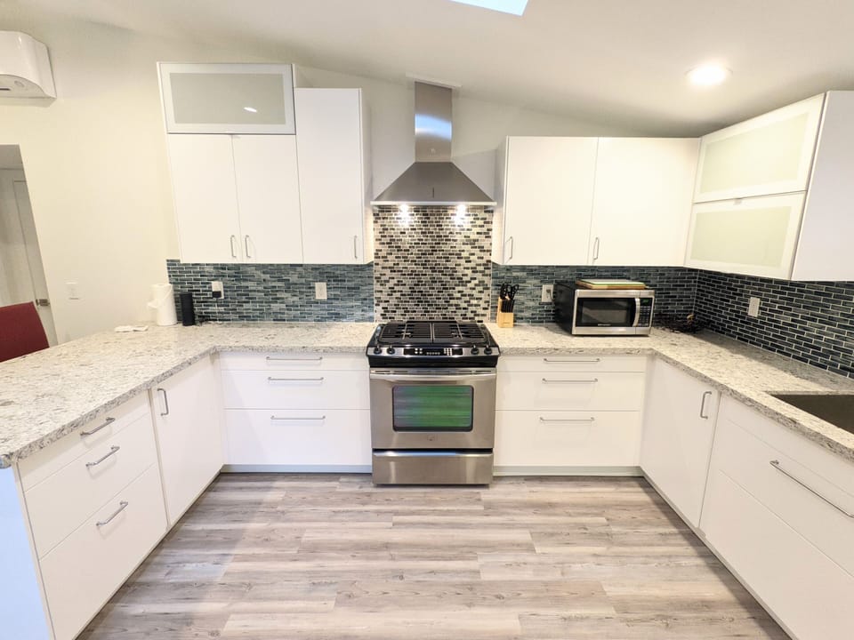 Gas appliances and quartz countertops
