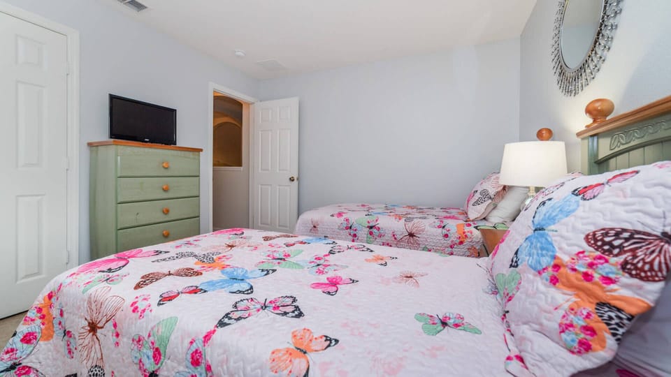 Bedroom 3 (Angle)