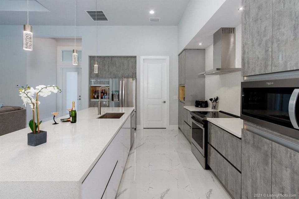 Kitchen with Large Island