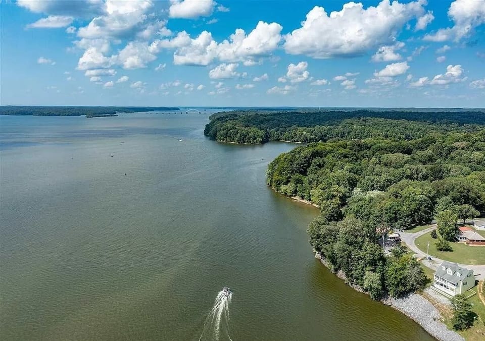 Aerial view of the house and Lake Barkley