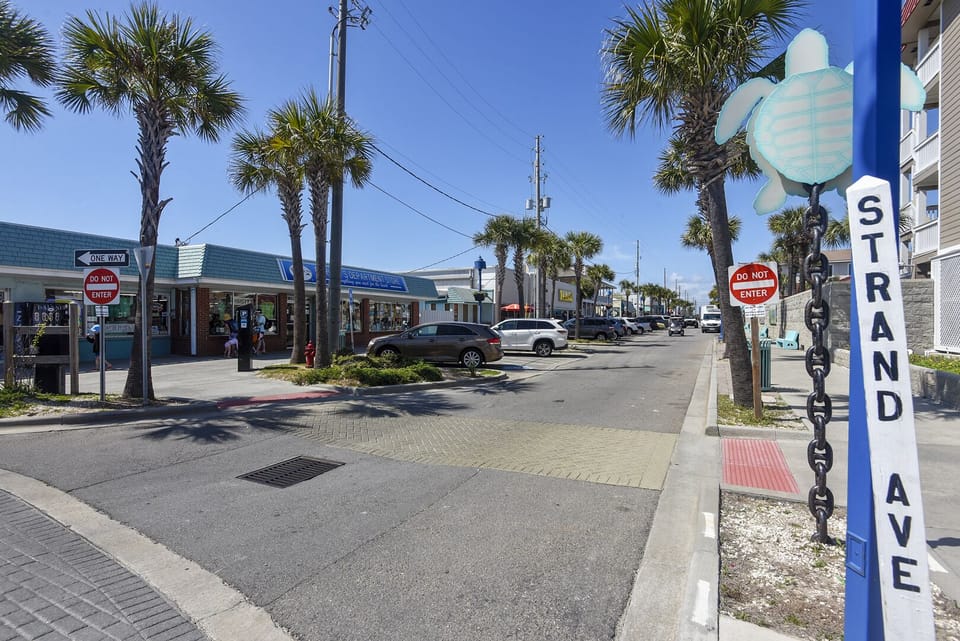 Main South strip with shops and restaurants