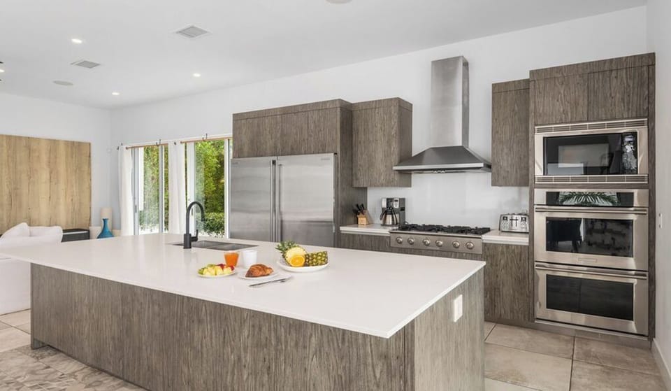 Stunning Kitchen, Bar and Dining Room