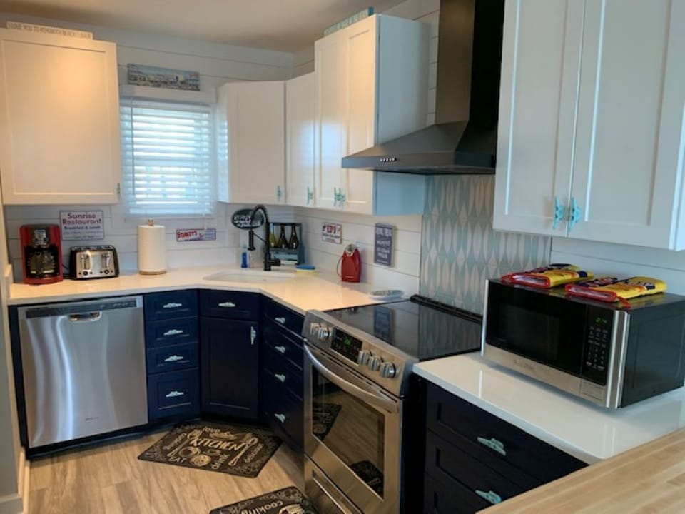 Kitchen is fully equipped and recently renovated including all new appliances