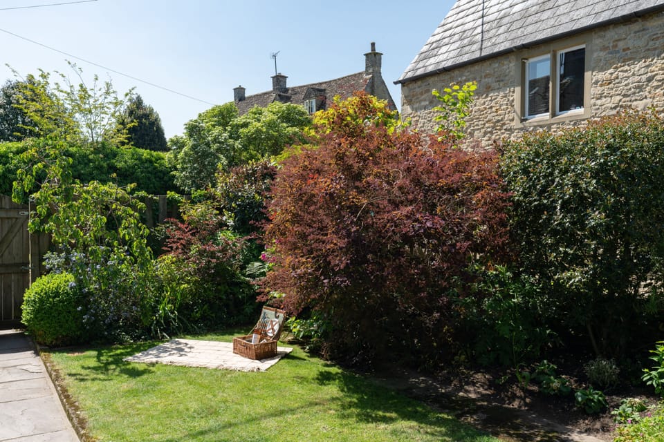 Wood Cottage Garden - StayCotswold