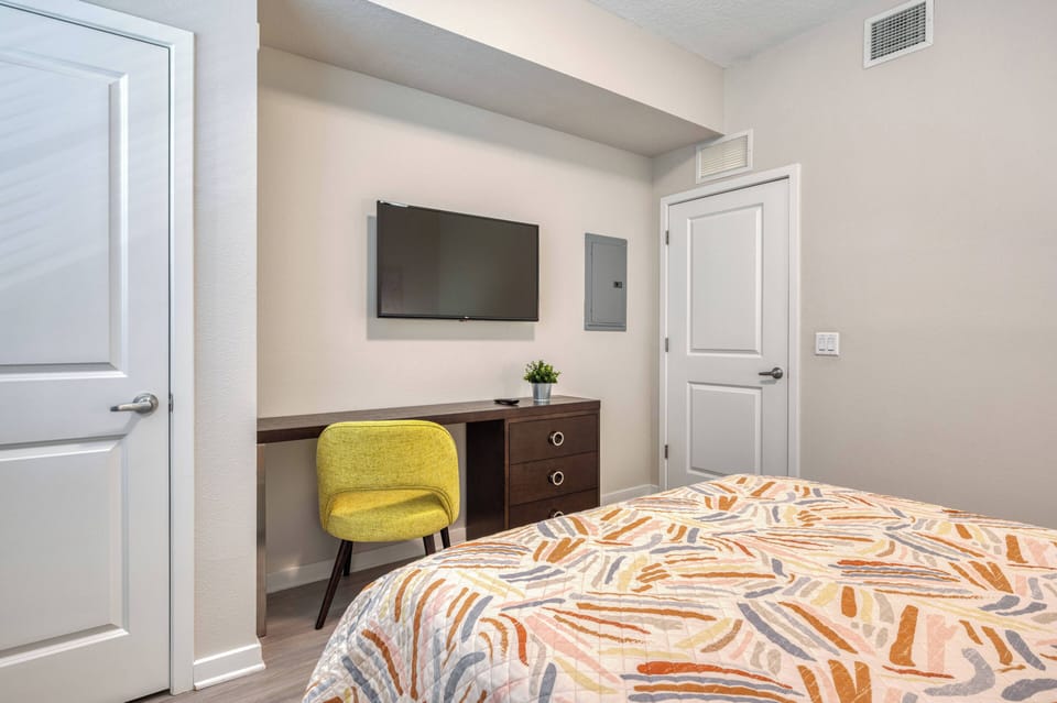 Bedroom with a queen bed