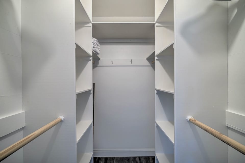 Master Closet 