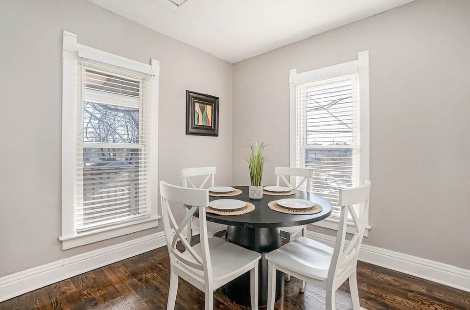 Upper Unit Kitchen Dining: Table seating for four and breakfast bar for two.