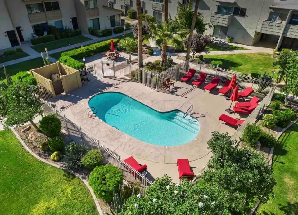  Pool is within steps of unit 