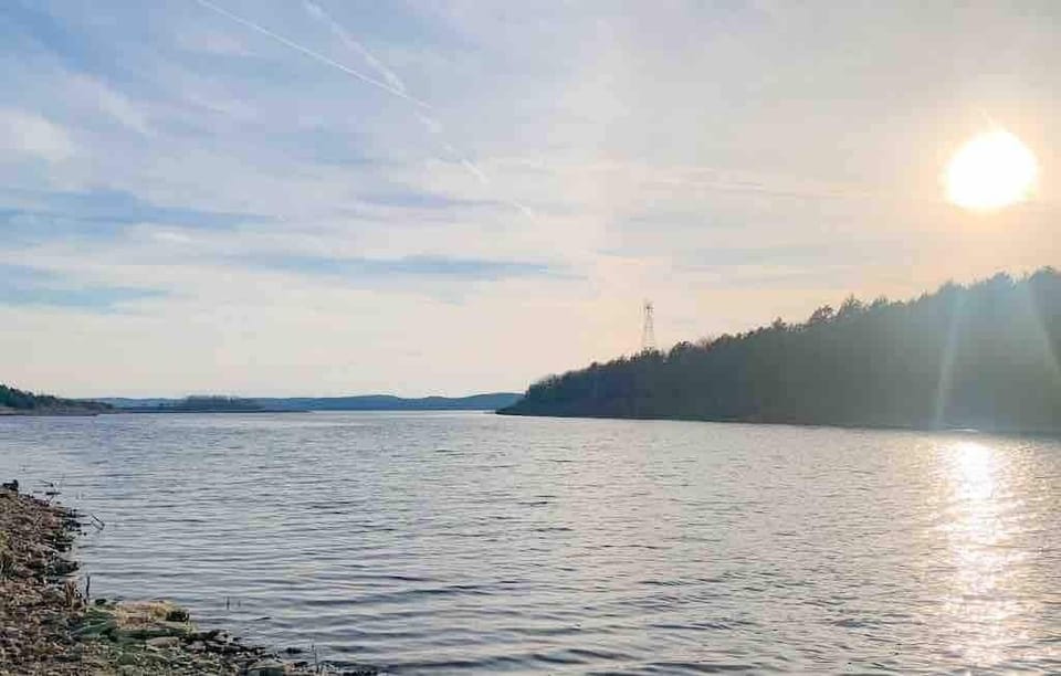Walk down to the end of the street for access to a quiet cove on Table Rock Lake!