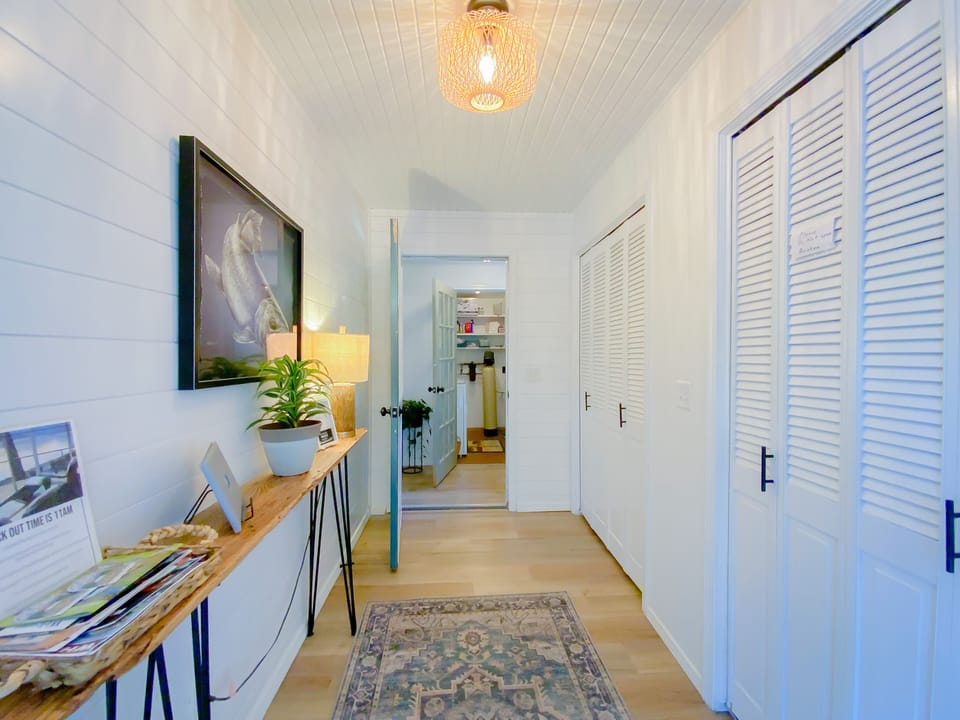 Entry and welcome table.