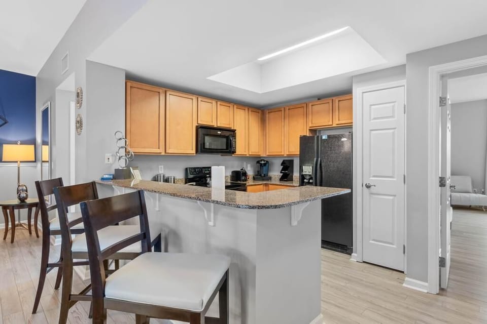 Full Gourmet Kitchen with all the comforts of Home!