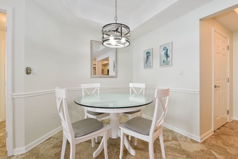 Silver Beach Towers East 402 - Dining Area