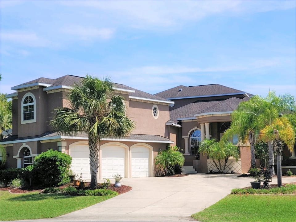 Beautiful Home w/ all the xtras!