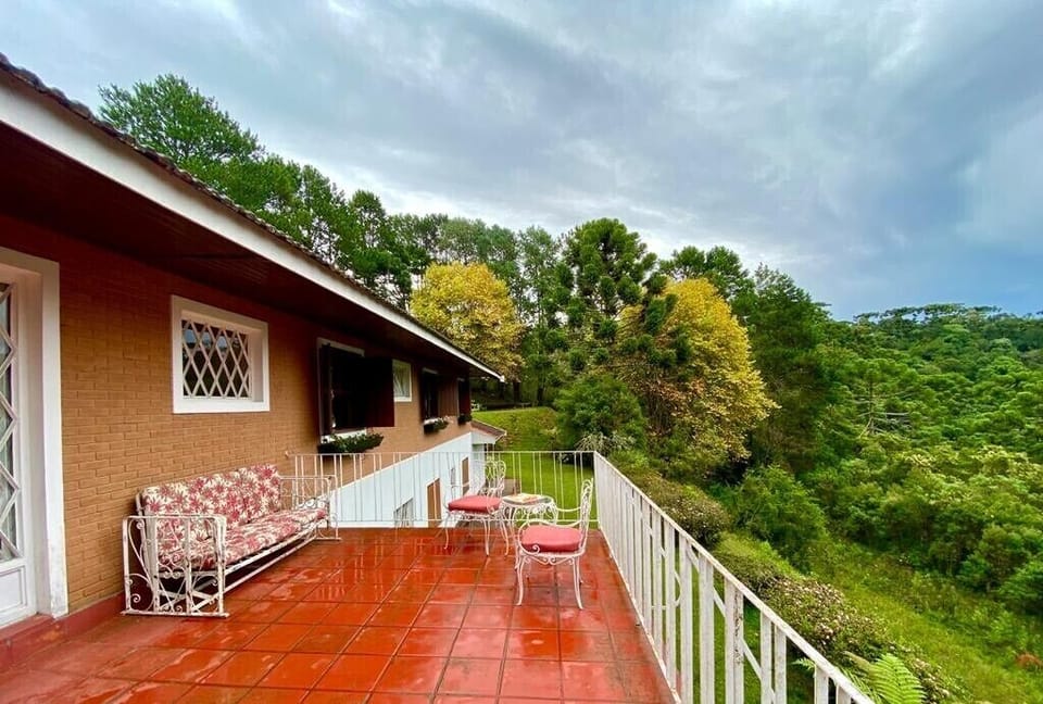 Terraço com vista para a mata