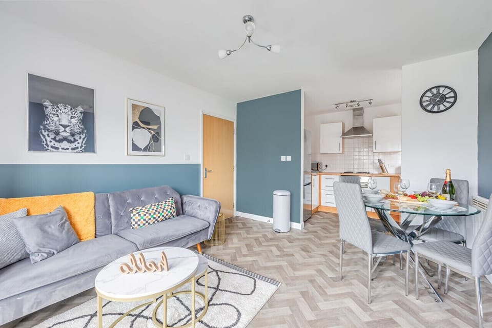 Sit back and relax in the living equipped with a 3-seater sofa and a 50'' Smart TV with Netflix subscription included.