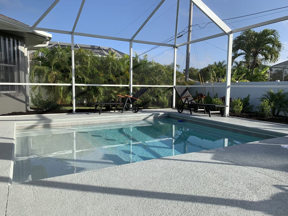 Spa plunge pool, heated with jets and LED lights
