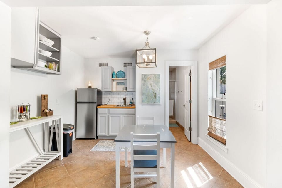 Downstairs mini-kitchen