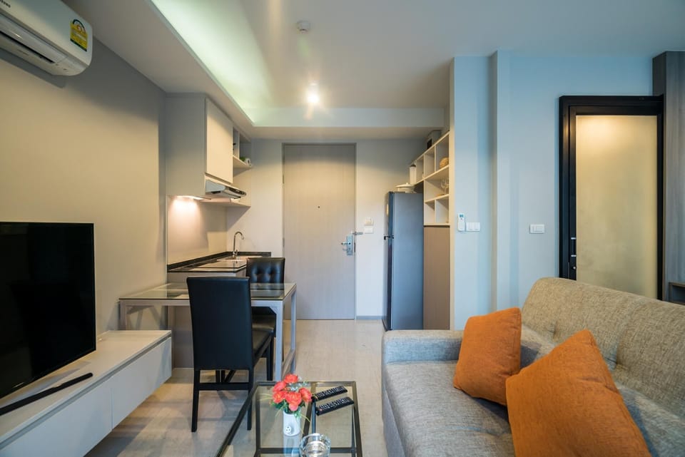 Surin beach studio with pool and gym- 214 (6038)