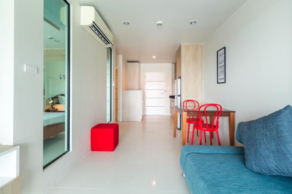 U606 - Convenient Patong apt for 3 ppl, pool & gym (2134)