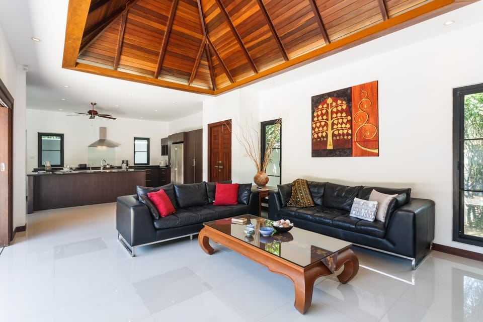 Frangipani large pool villa - garden, BBQ & maid (603)