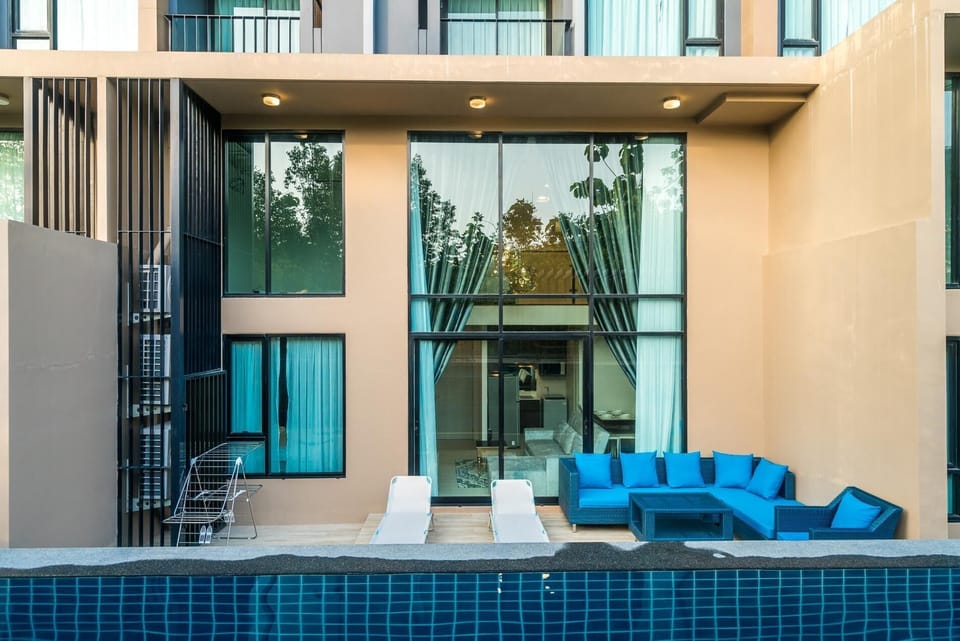 Pool access duplex in Surin condo for 4 people (4294)