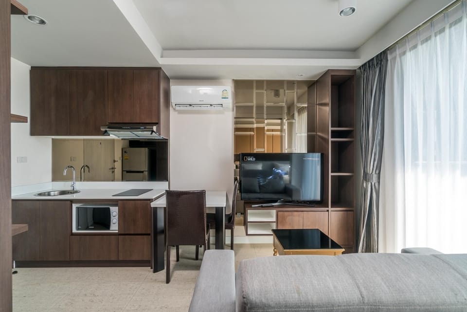 A516 Mountain view studio, washer, private Wi-Fi (4186)
