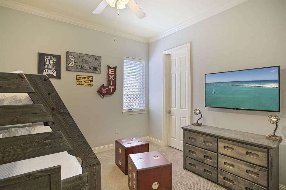 21-Henderson-Hideaway-Bunk-Room-Alt