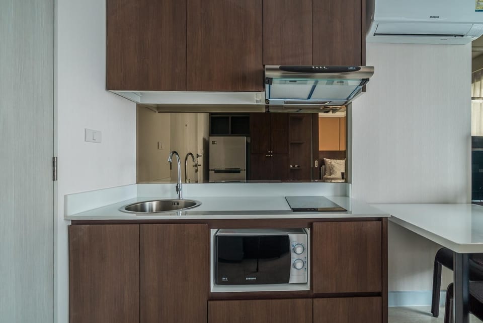 Aristo 522 - cozy studio near beach, 3 pools, gym (4576)