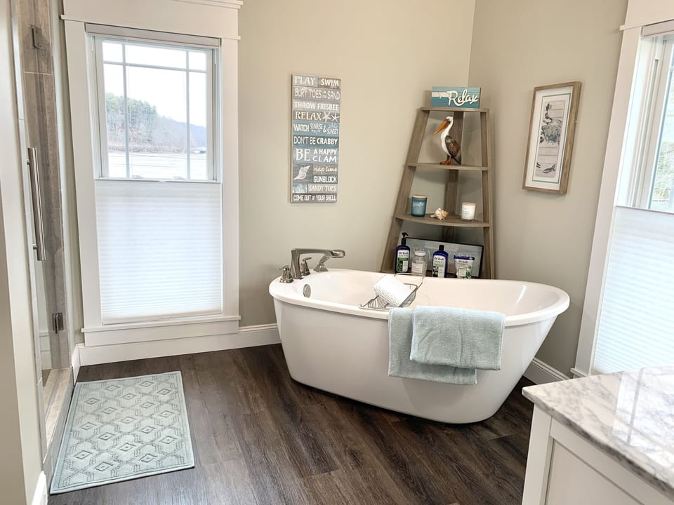 soaking tub